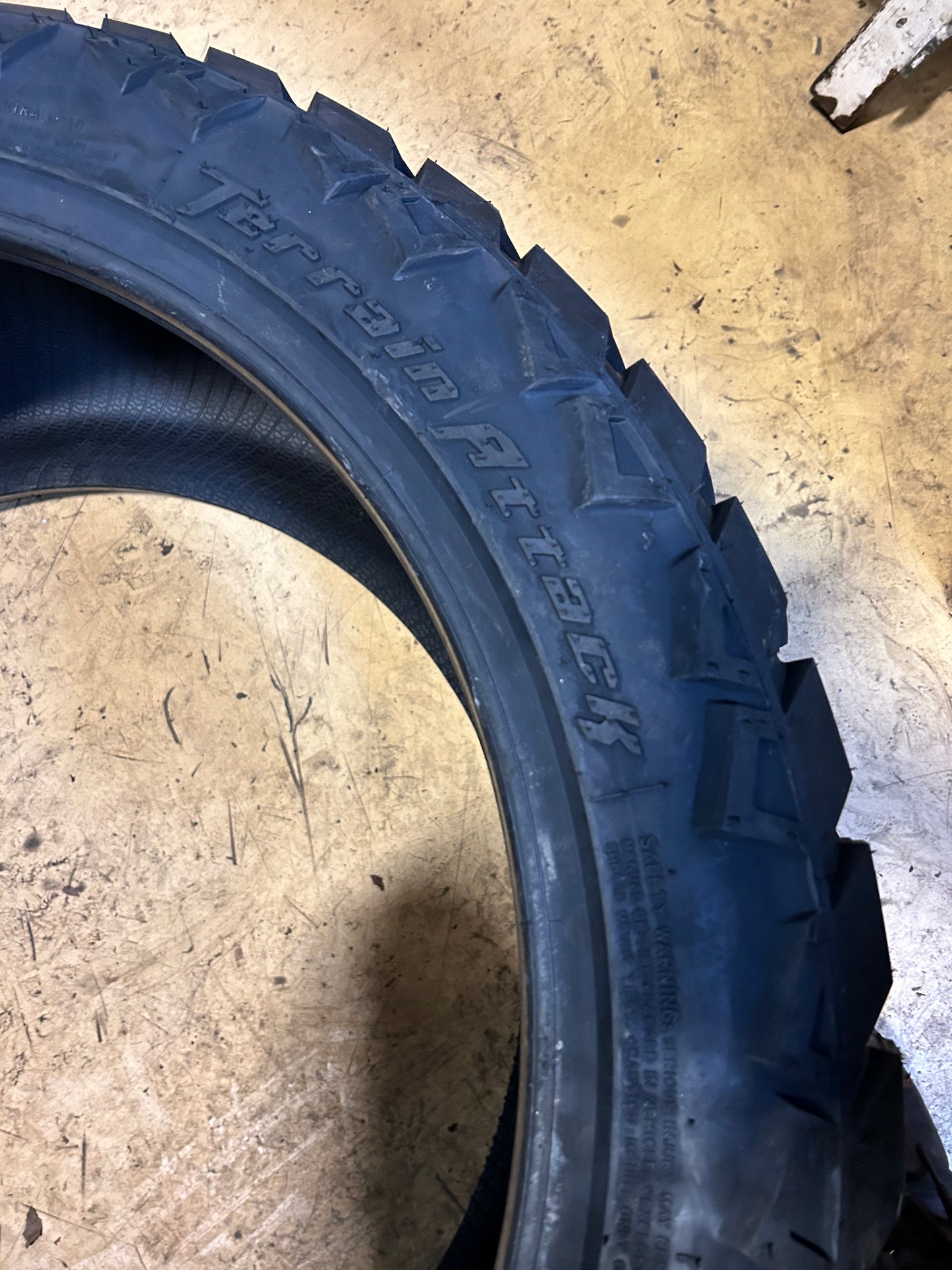 AMP TERRAIN ATTACK A/TA BSW P 305 40 22 114S XL ALL TERRAIN TIRE 3054022AMPCA3