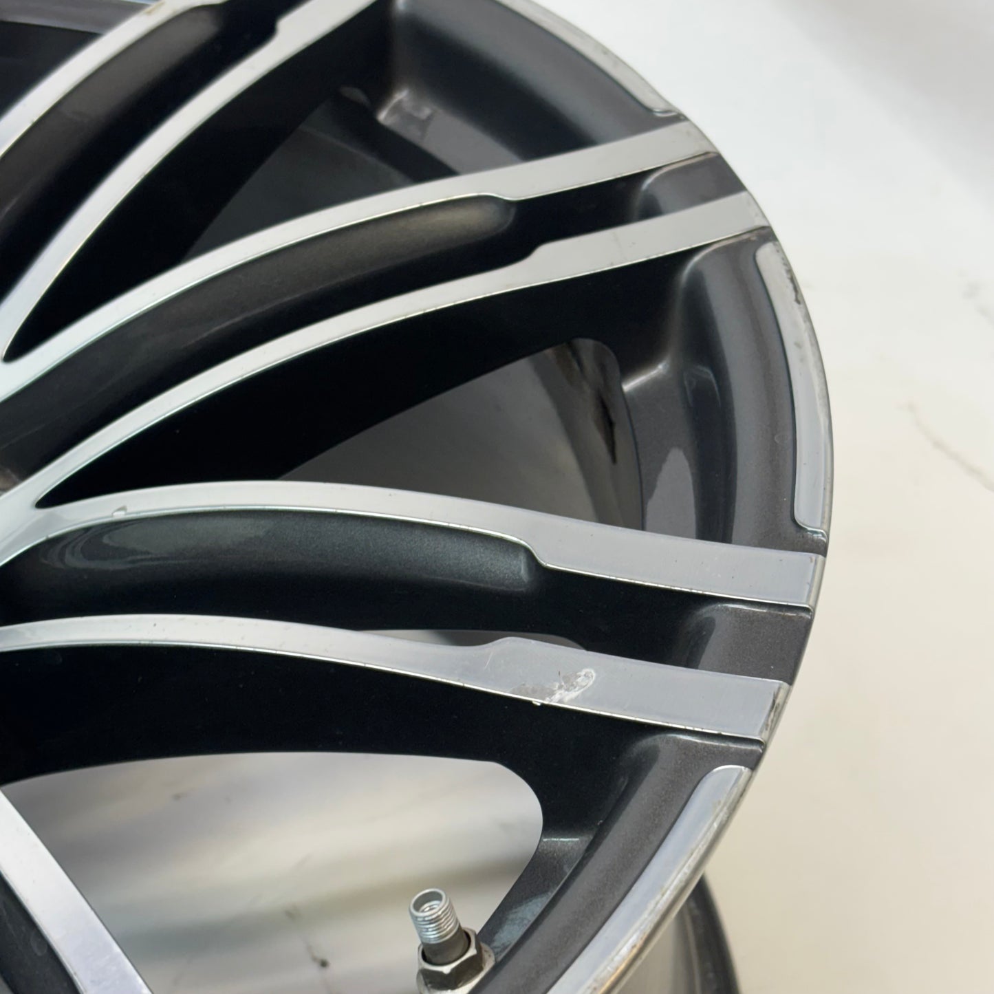 GENUINE PORSCHE MACAN 21 INCH STAGGERED SET F:21X9 ET26 R:21X10 ET26 WHEELS