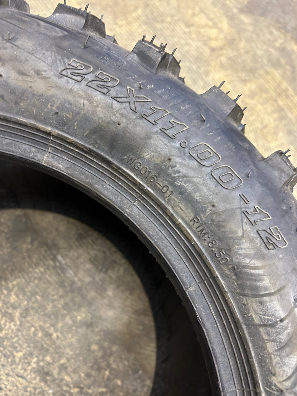 GTW ROGUE BSW  22 11 12 65J 4PLY GOLF TIRE 20081