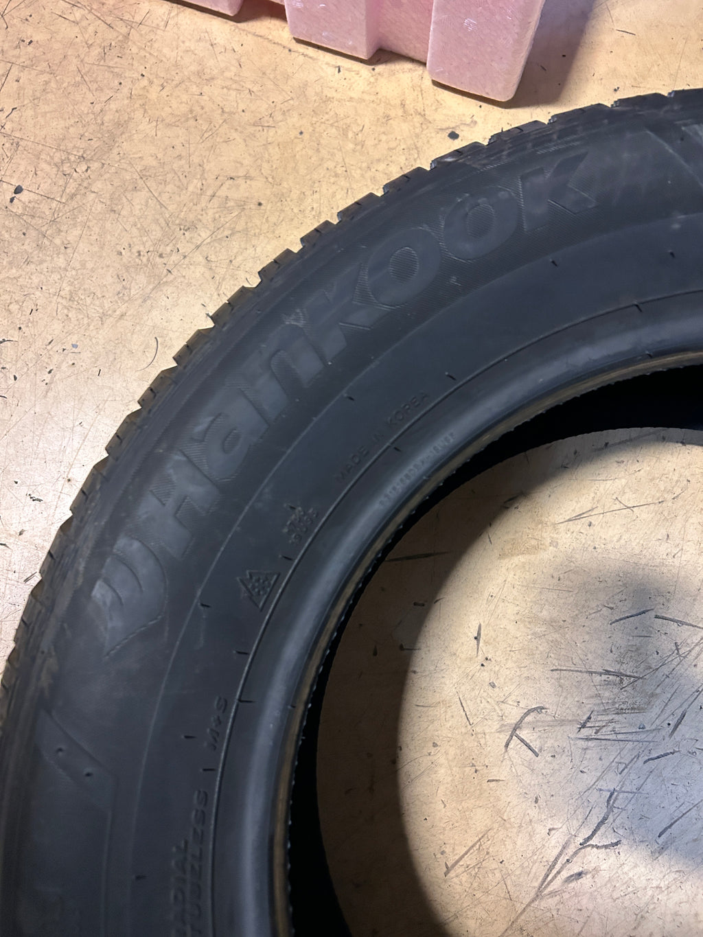 NOS HANKOOK KINERGY 4S2 BSW P 215 60 16 95V ALL WEATHER TIRE 1026994