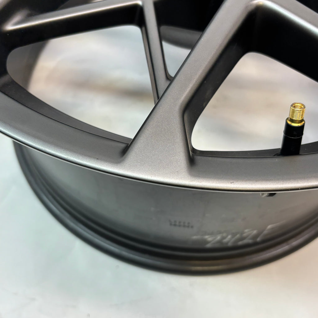GENUINE FORD PERFORMANCE TARNISHED DARK ALUMINUM MUSTANG 19X10.5 5X4.5 ET24 FRONT WHEEL MR3C-1007-TA
