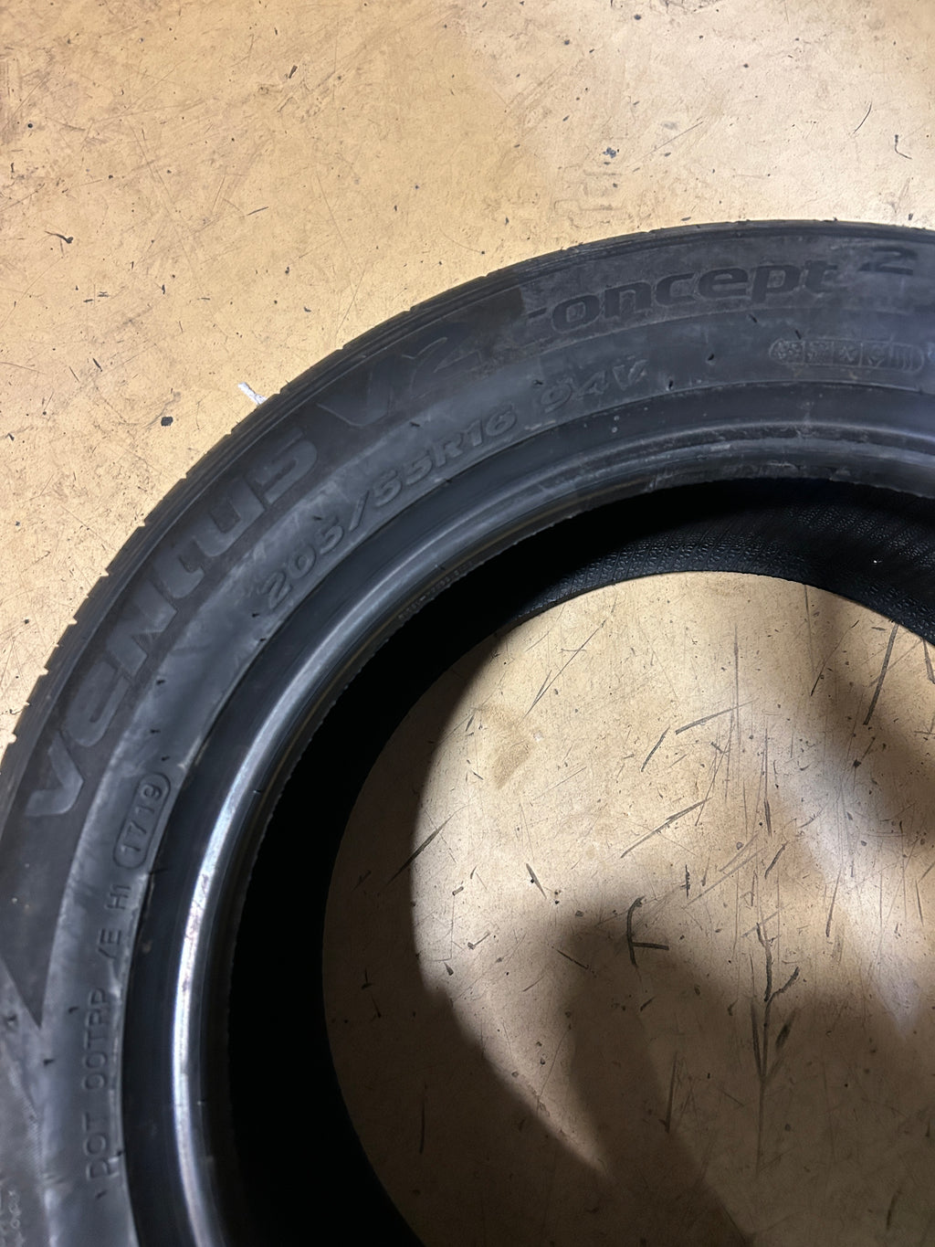 NOS HANKOOK VENTUS V2 CONCEPT 2 BSW P 205 55 16 94V XL ALL SEASON TIRE 1014358