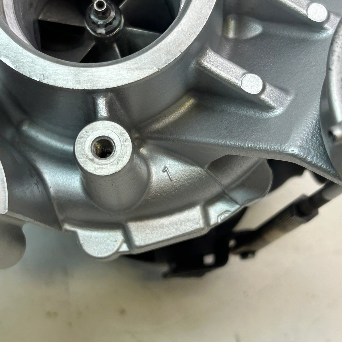 USED SPD GARRETT TURBOCHARGER FOR BMW M5 M6 4.4L 13-15 S63  MGT2260DSL