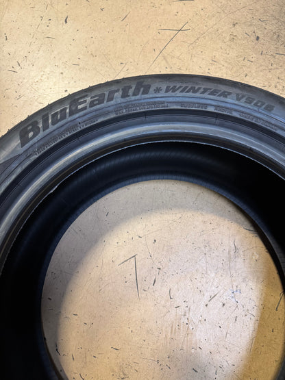 YOKOHAMA BLUEARTH WINTER V906 BSW P 225 50 17 98V XL WINTER TIRE 110109605
