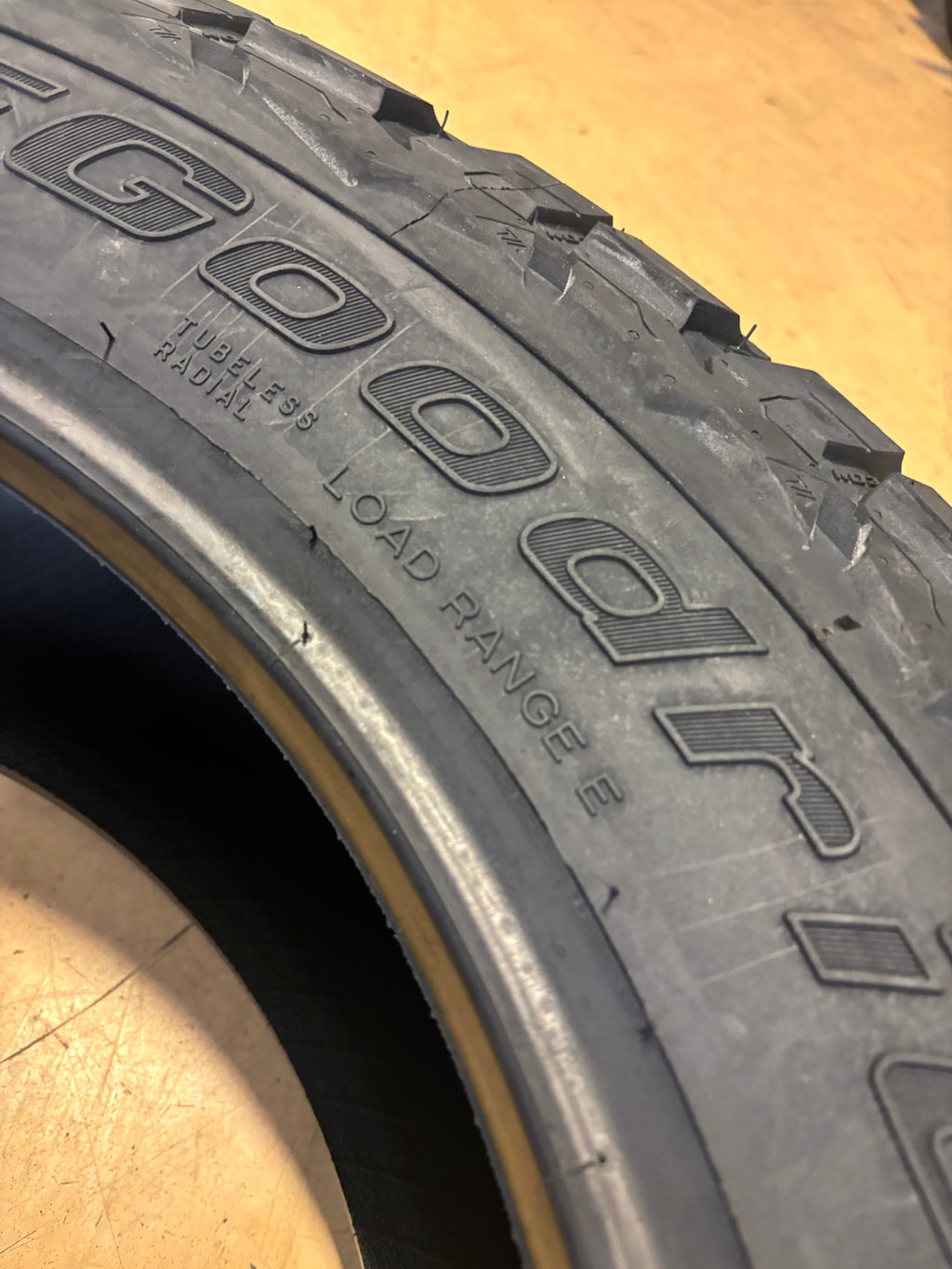 BFGOODRICH ALL-TERRAIN T/A KO3 BSW LT 275 65 20 126/123S 10PLY TIRE 26116