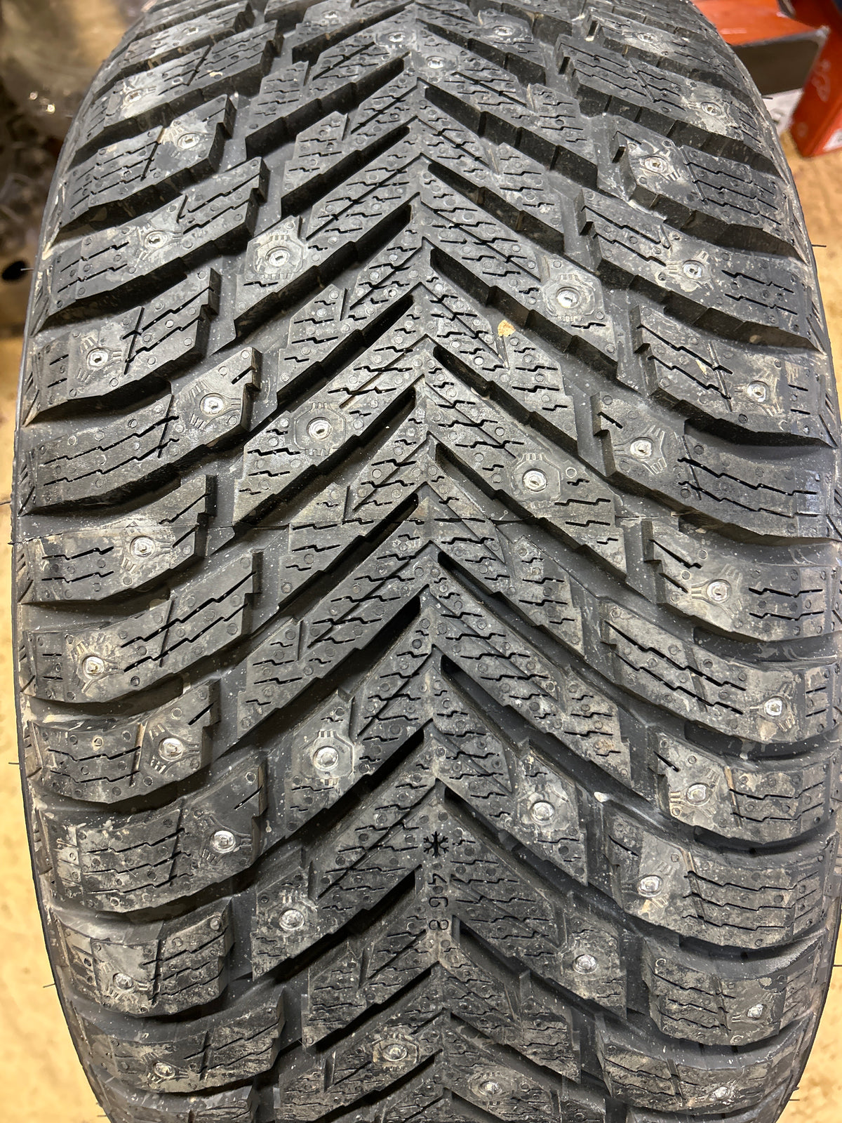 NOKIAN HAKKAPELIITTA 10 EV STUDDED FOAM P 255 40 20 101T WINTER TIRE TSF00005