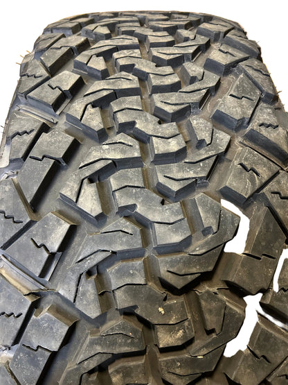 USED 14/32” VENOM POWER TERRA HUNTER X/T LT 285 50 20 119/116S 10PLY TIRE TVPXT21