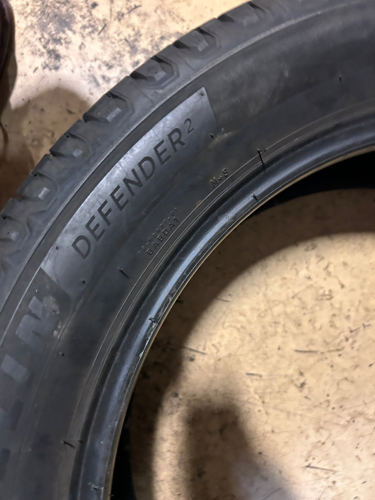 USED 9/32" MICHELIN DEFENDER2 BSW P 235 55 20 102H ALL SEASON TIRE 50833