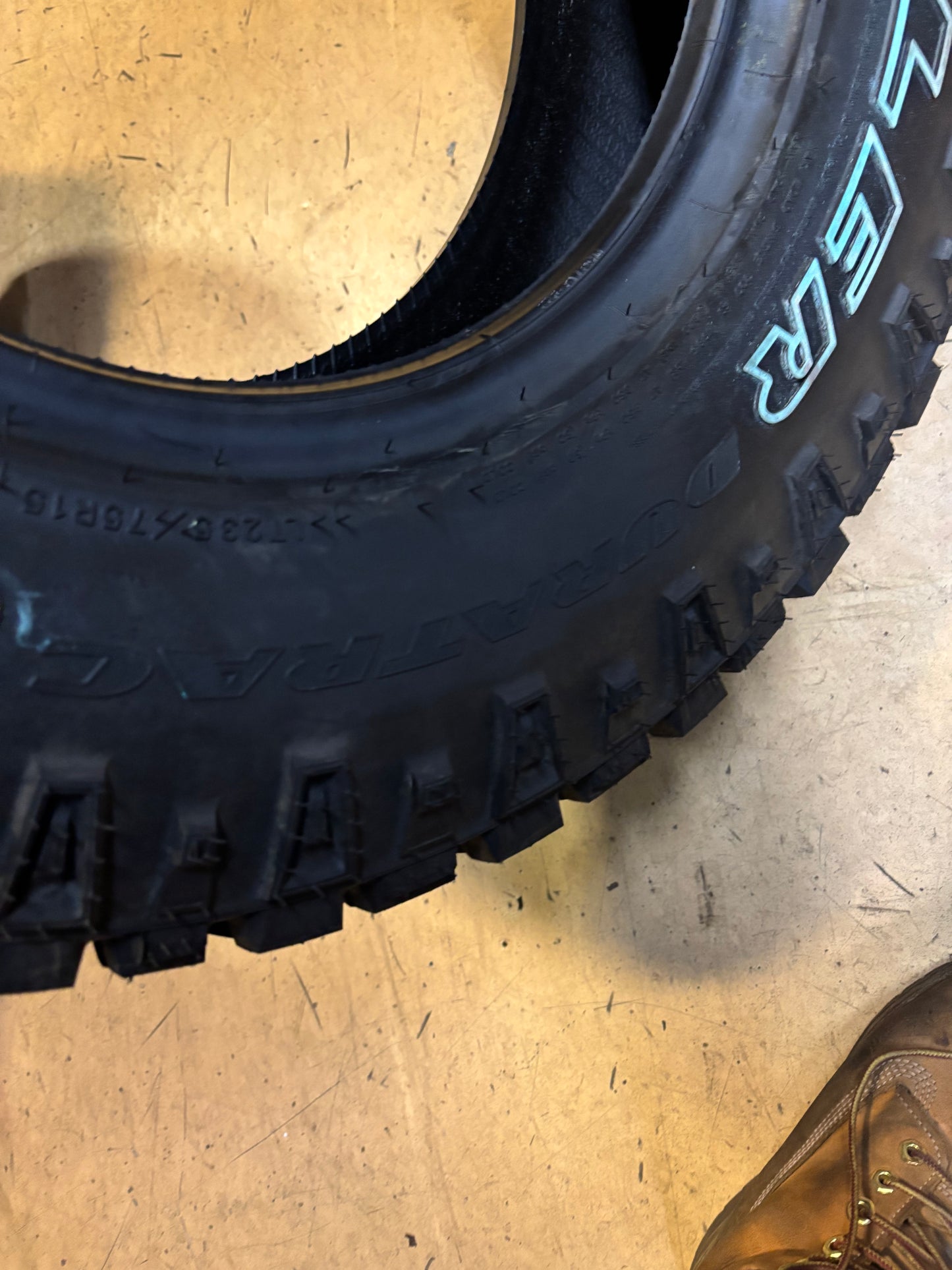 2 GOODYEAR WRANGLER DURATRAC RWL LT 235 75 15 104/101Q LRC 6 PLY ALL TERRAIN TIRES 312008027