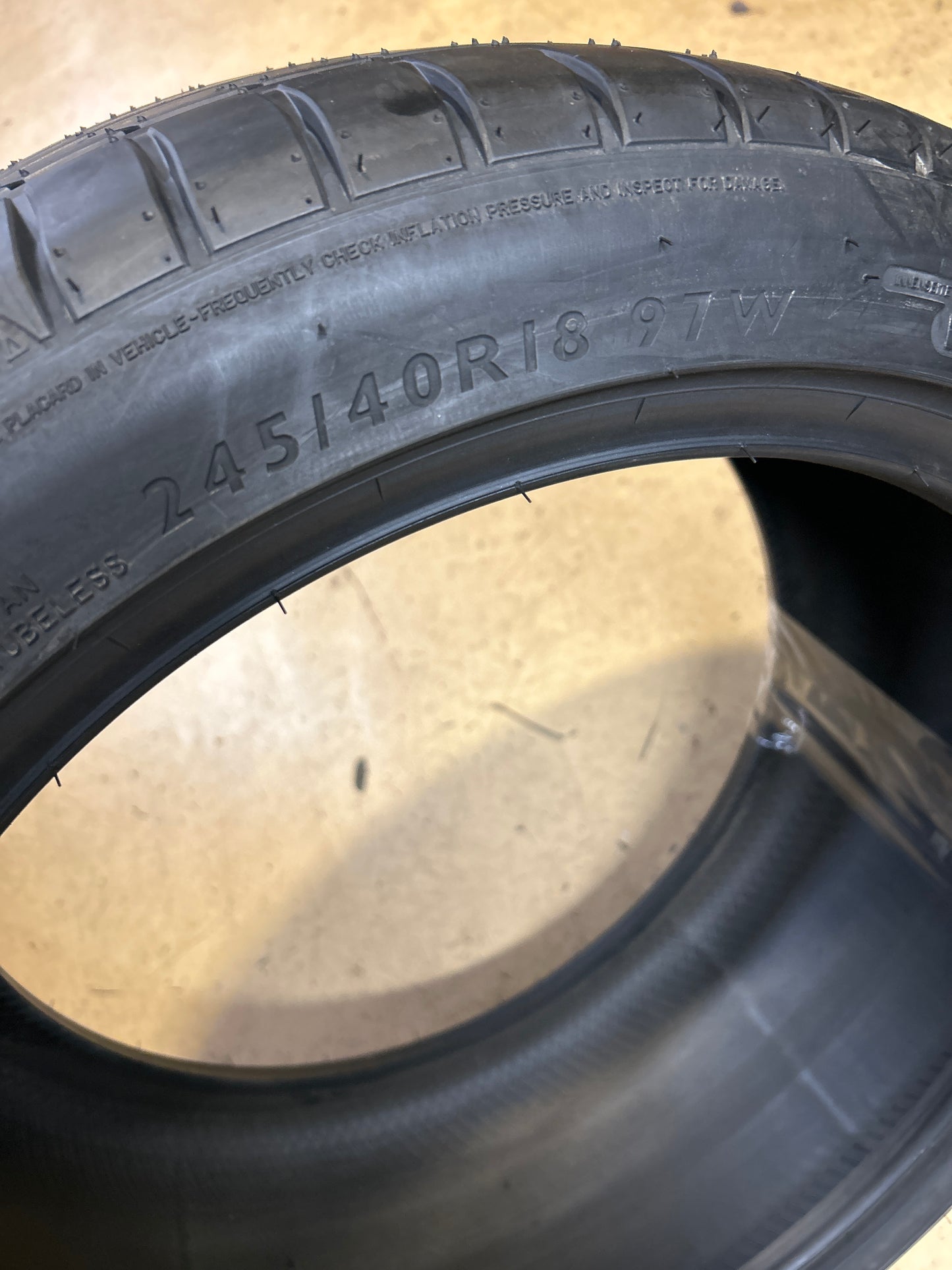 NOS DUNLOP SPORTMAXX RT BSW P 245 40 18 97W XL UHP TIRE 265029323