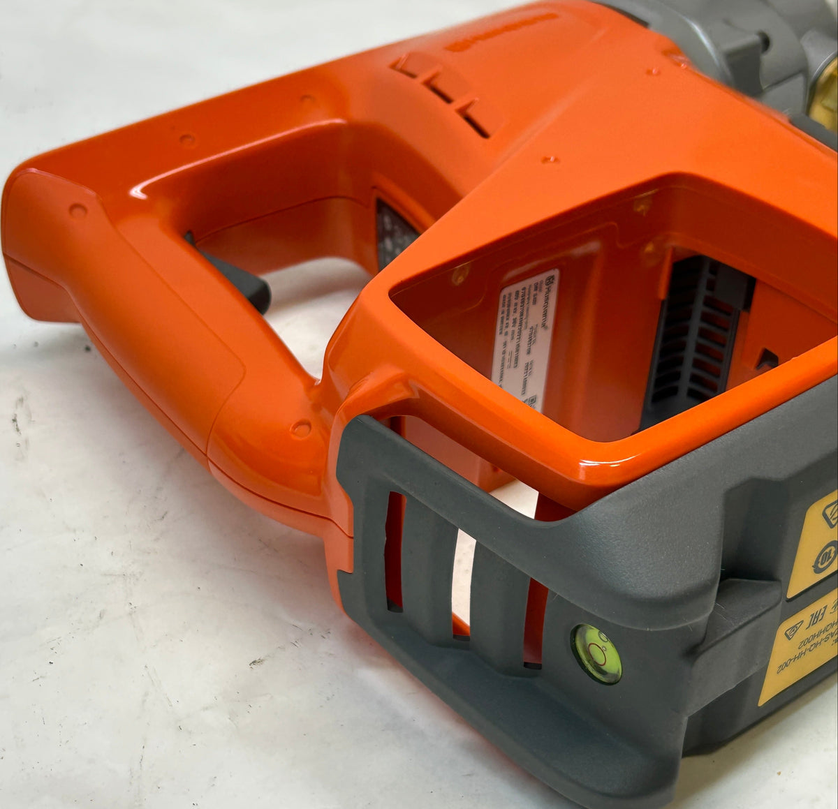 HUSQVARNA CORDLESS CORE DRILL W/ 2 BATTERIES & CHARGER DM 540I