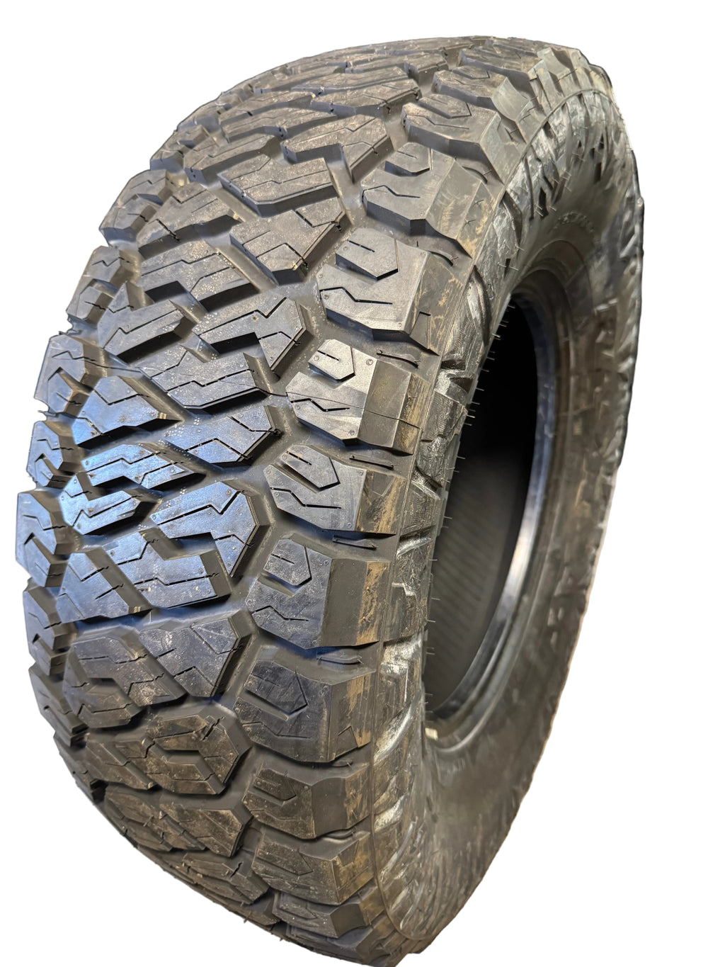 2 MAXXIS RAZR AT BSW LT 295 70 17 121/118R 10PLY ALL TERRAIN TIRE TL00049600