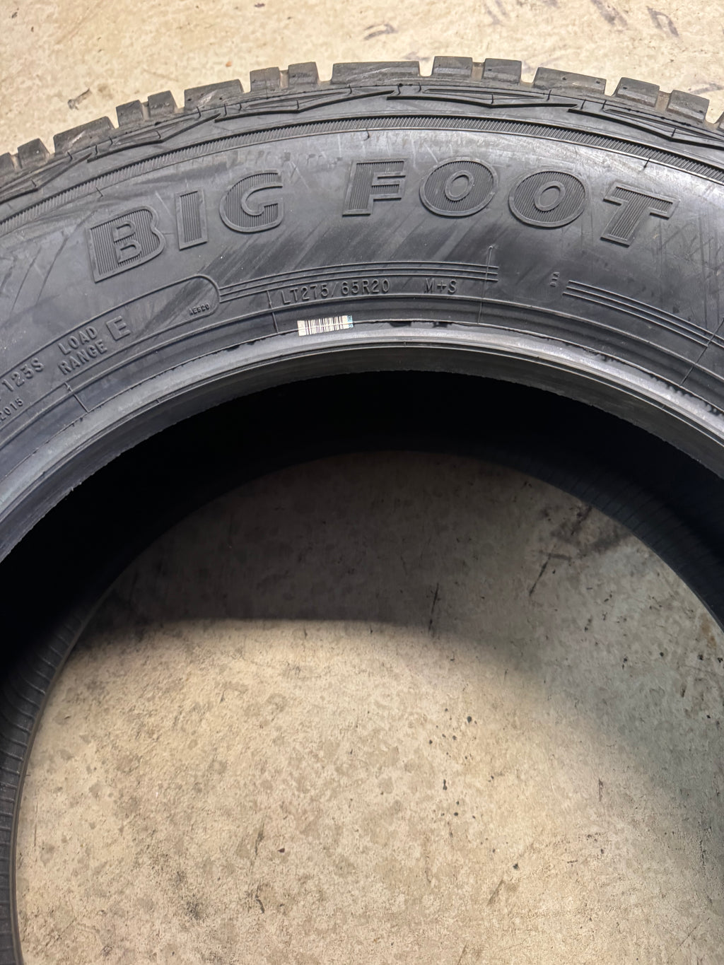 NOS BIG FOOT BIG O A/T BSW LT 275 65 20 126/123S 10PLY ALL TERRAIN TIRE 000000000001130760