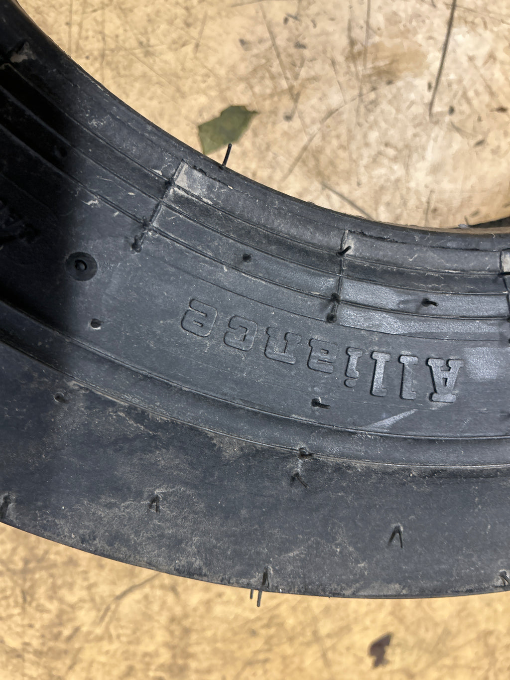 ALLIANCE 303 3 RIB BSW  5 15 4 PLY FARM TIRE  30301108