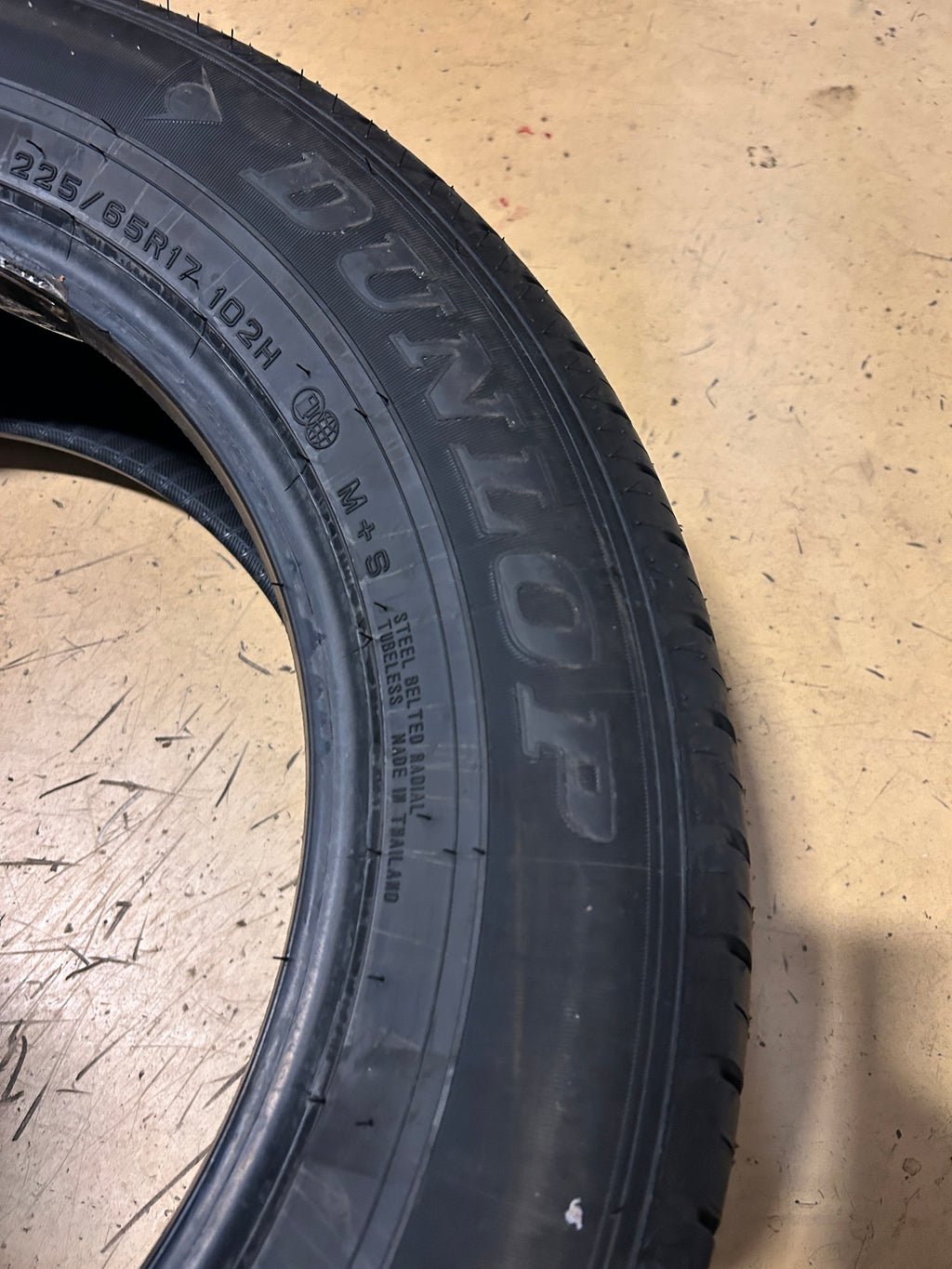 DUNLOP GRANDTREK PT20 BSW P 225 65 17 102H SL TOURING TIRE 57000440