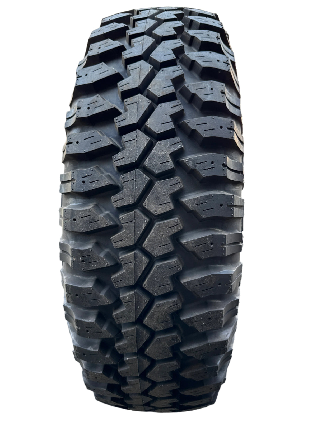 NOS MAXXIS BIGHORN MT LT 285 75 18 129/126P LRE 10PLY MUD TERRAIN TIRE TL00064100