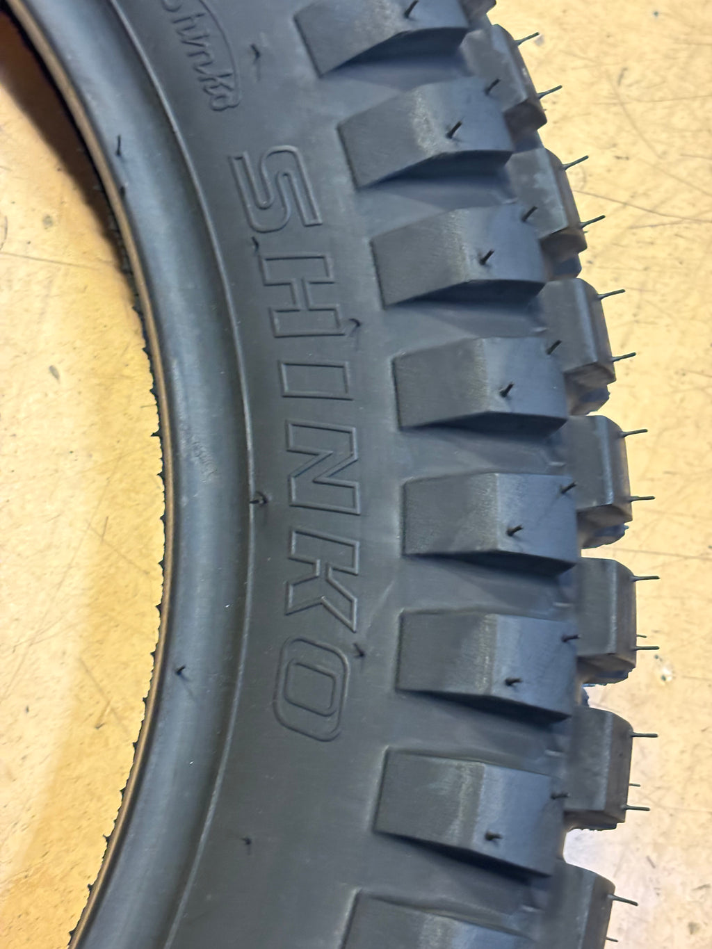 SHINKO SR241 TRAIL TIRE BSW 4 18 64P FRONT/REAR MOTORCYCLE TIRE 87-4450