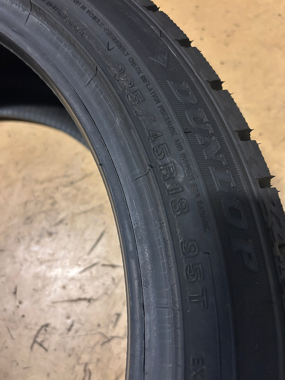 NOS DUNLOP WINTER MAXX 2 BSW P 225 45 18 95T XL WINTER TIRE 266016636