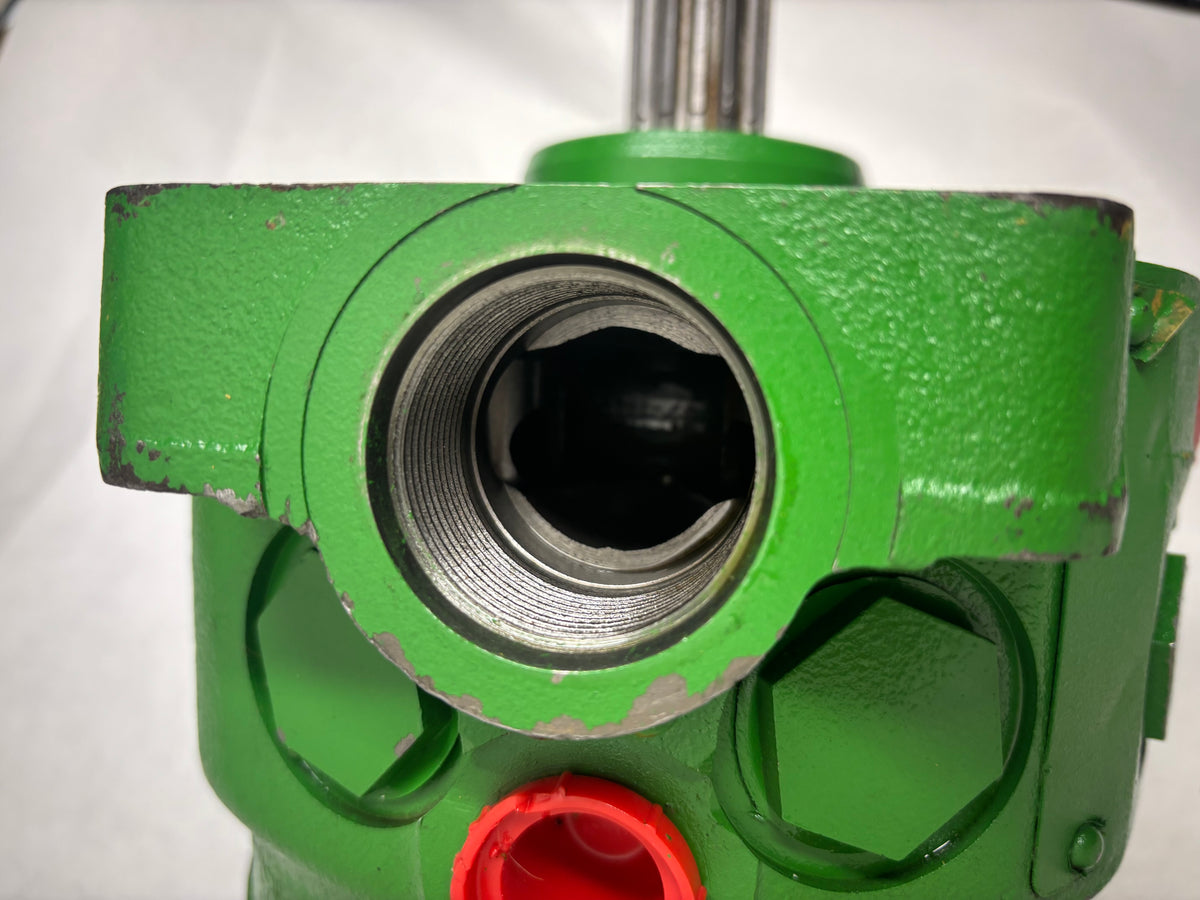 HYDRAULIC PUMP FOR JOHN DEERE 1052 R71977 R77713 R77712 R77714