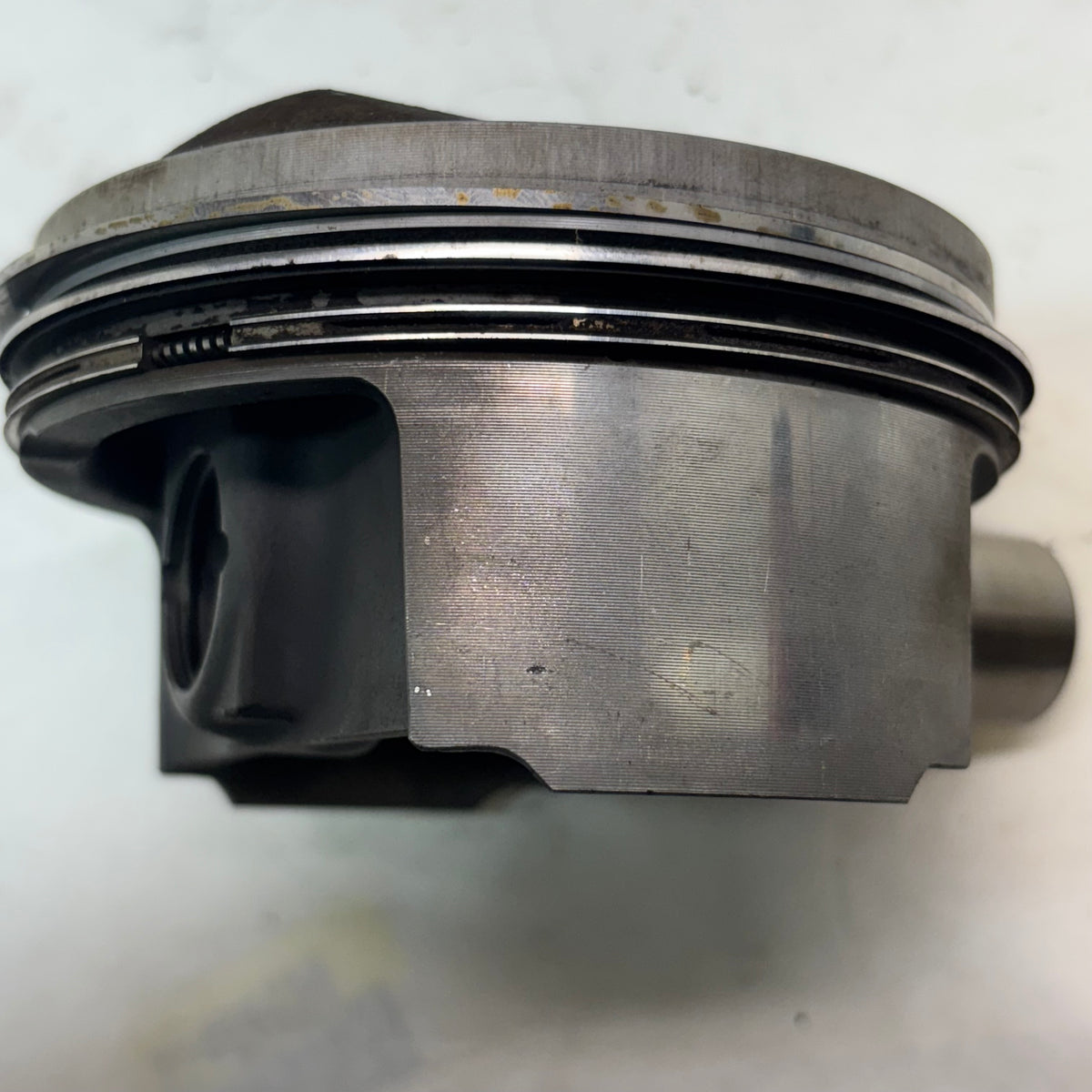 2 USED GENUINE PORSCHE 964 3.6L PISTONS, CYLINDERS, PINS, RINGS 95ZN6 ++++