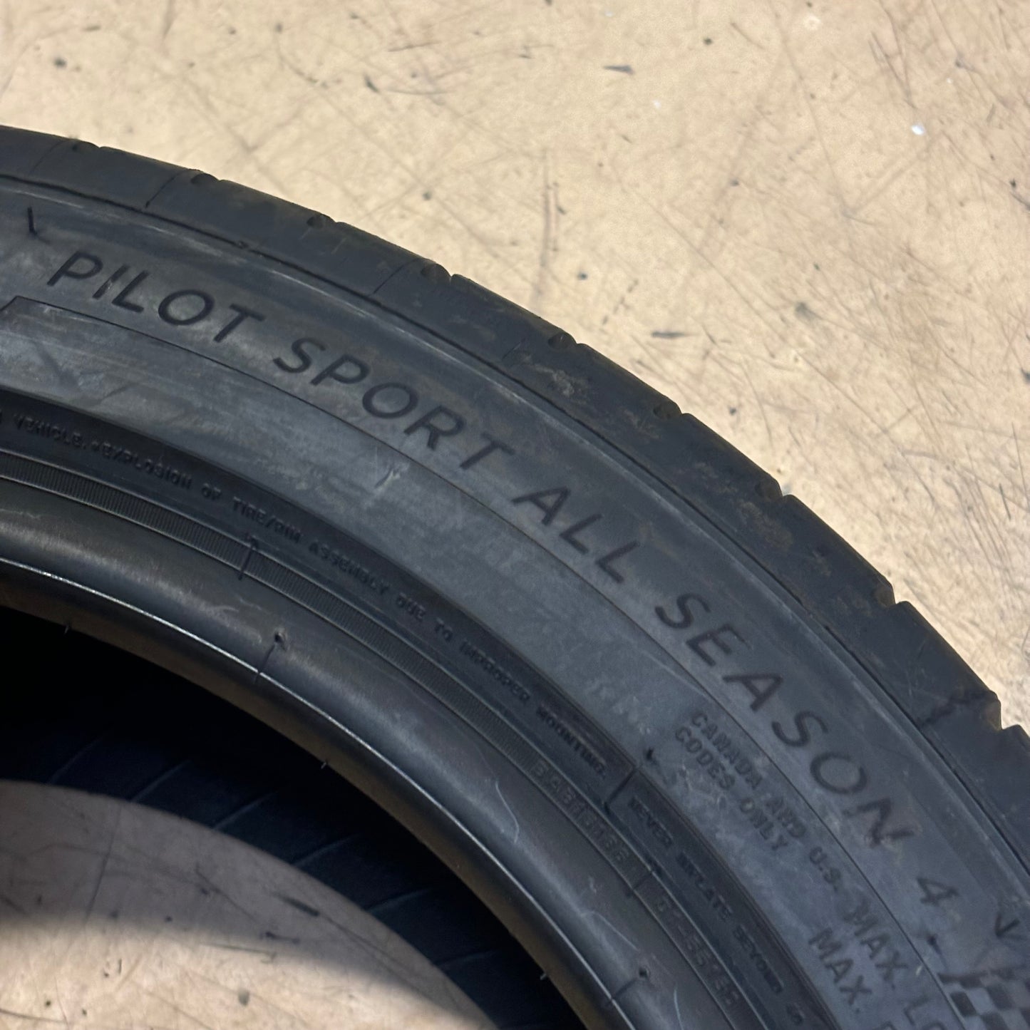 MICHELIN PILOT SPORT ALL SEASON 4 BSW P 235 45 17 97Y XL UHP TIRE 35124