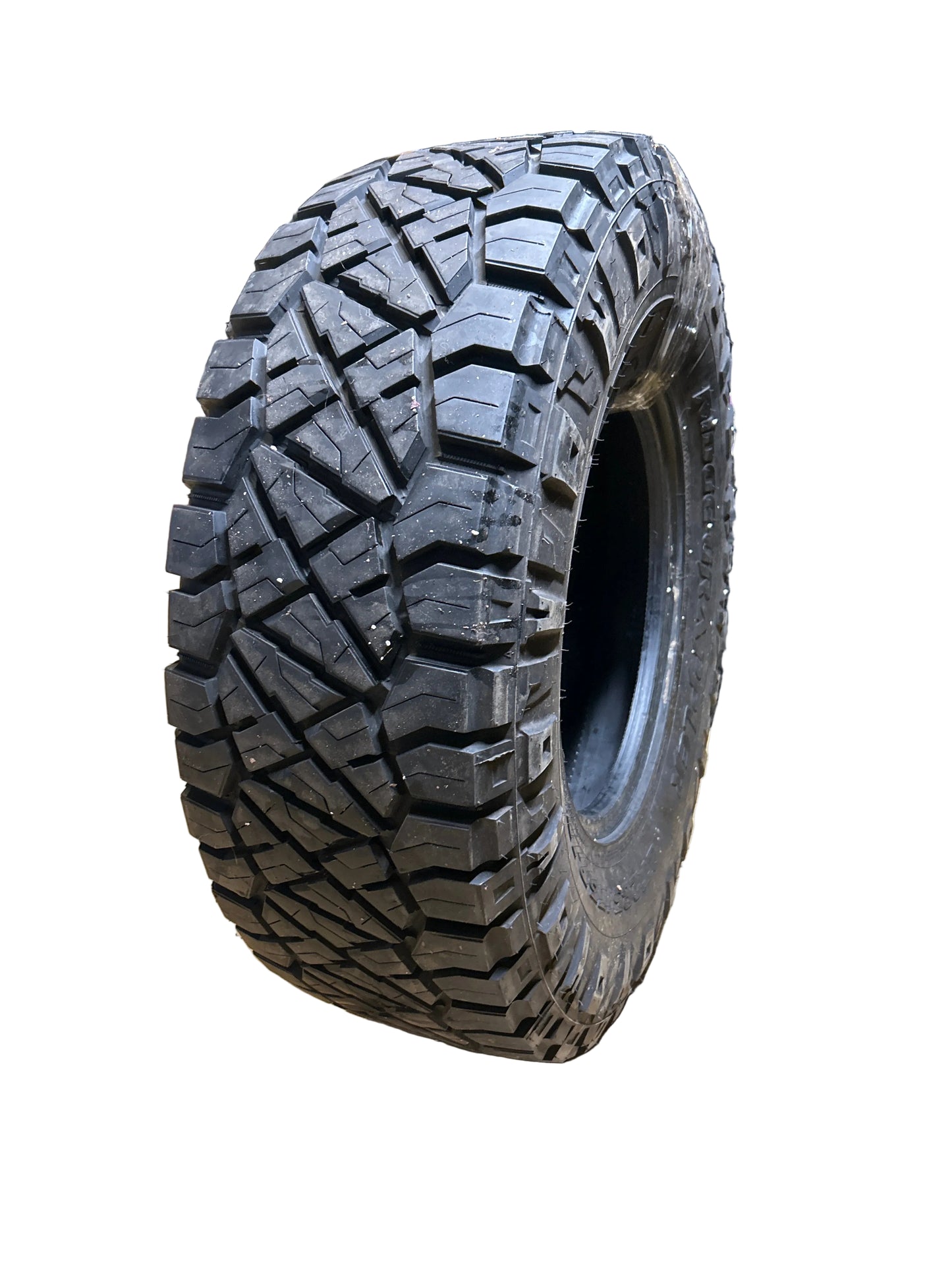 USED 14/32 NITTO RIDGE GRAPPLER  LT 285/75R16 126/123Q RUGGED TERRAIN TIRE 217620