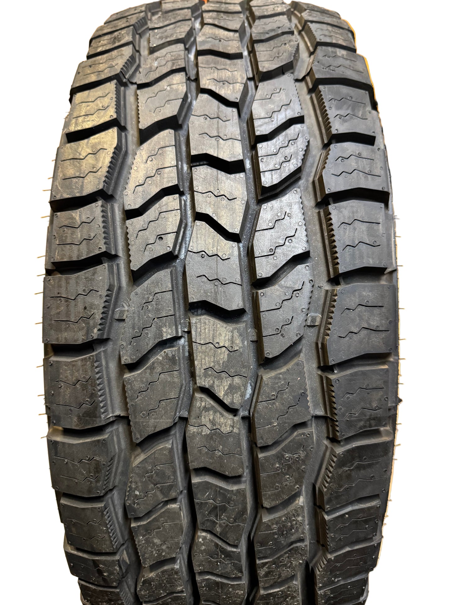 COOPER DISCOVERER AT3 XLT BSW LT 285 70 17 121/118S 10PLY ALL TERRAIN TIRE 170053002