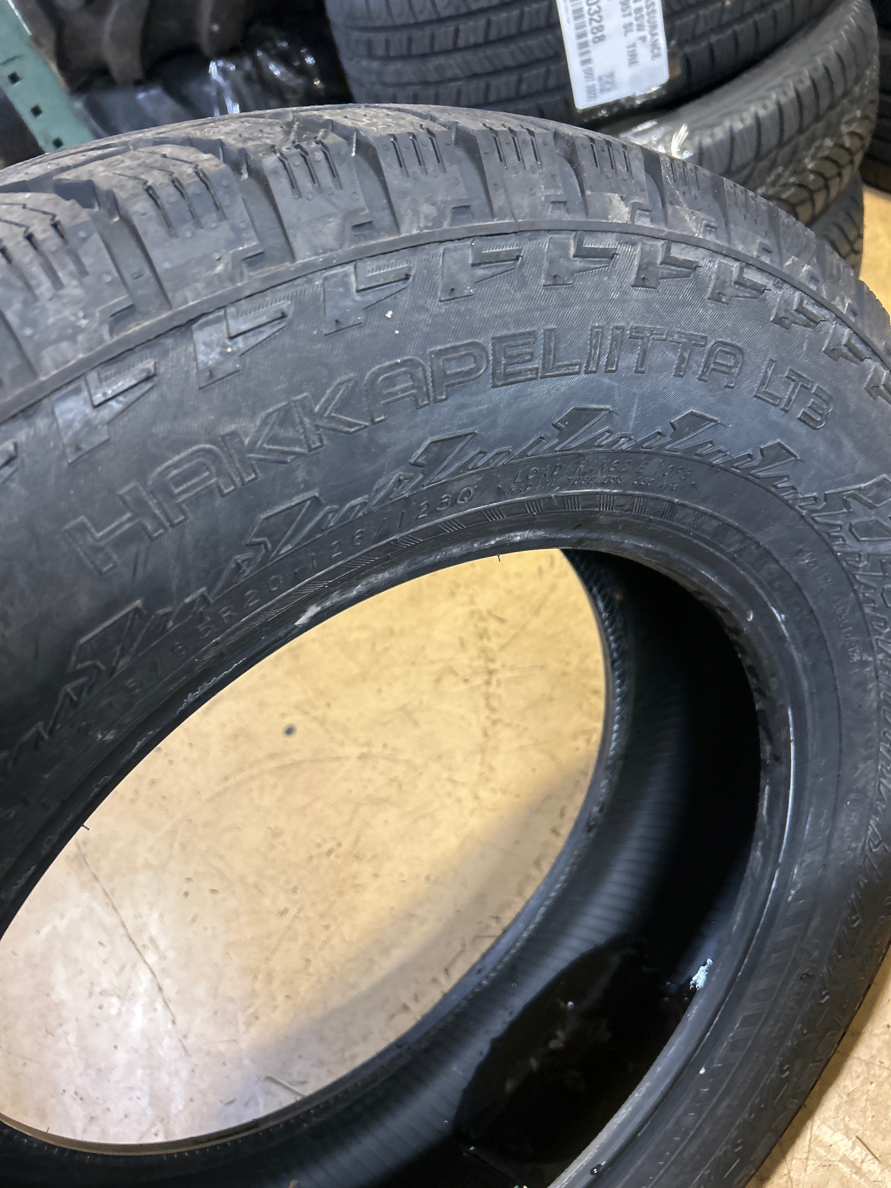 2 NOKIAN HAKKAPELITTA LT3 BSW LT 275 65 20 126/123Q WINTER TIRE T430961