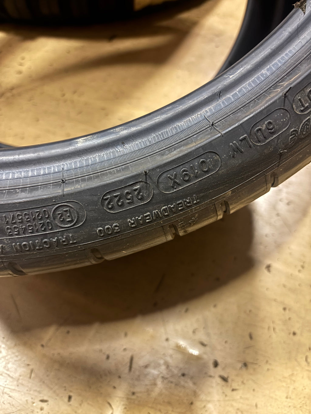 Michelin Pilot Super Sport (MO1) Mercedes P 285 30 19 98Y XL Tire SUMMER TIRE 07078