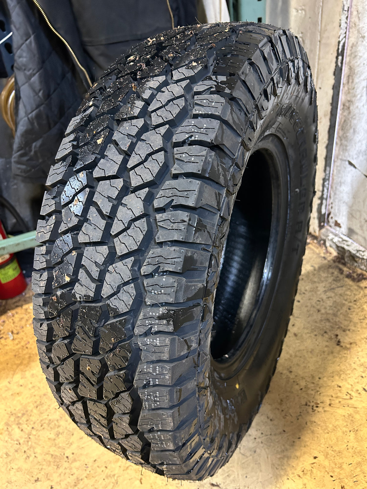 BLACKHAWK RIDGECRAWLER A/T BSW P 235 75 15 109S XL ALL TERRAIN TIRE 4120849V