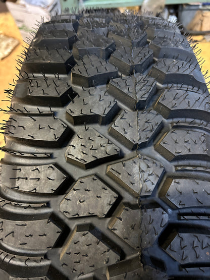 93 1/4" HOOSIER M550 RWL 30 10 15 RACING TIRE 16510
