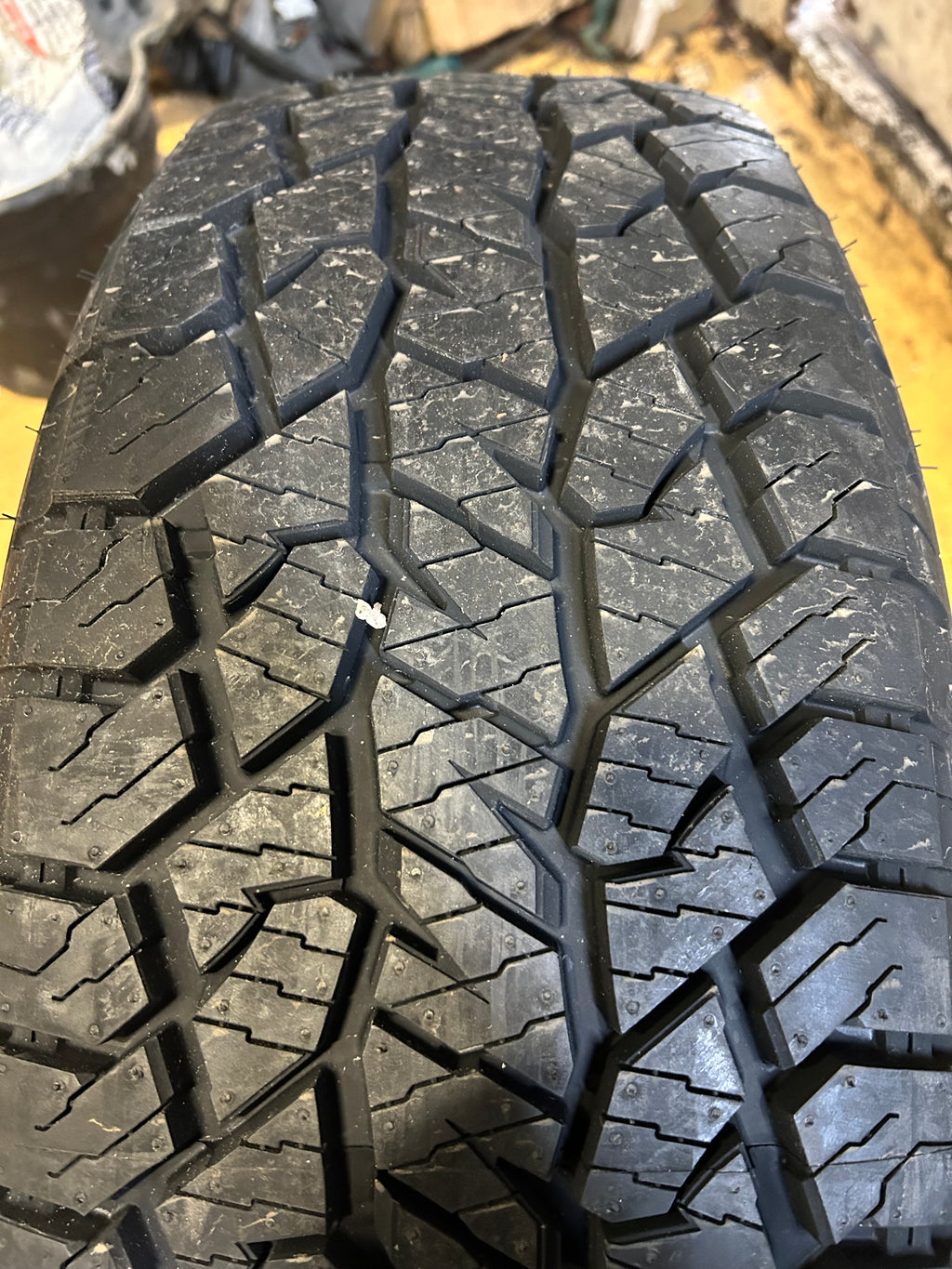 HANKOOK DYNAPRO AT2 EXTREME BSW P 235 60 18 103T ALL TERRAIN TIRE 1029802
