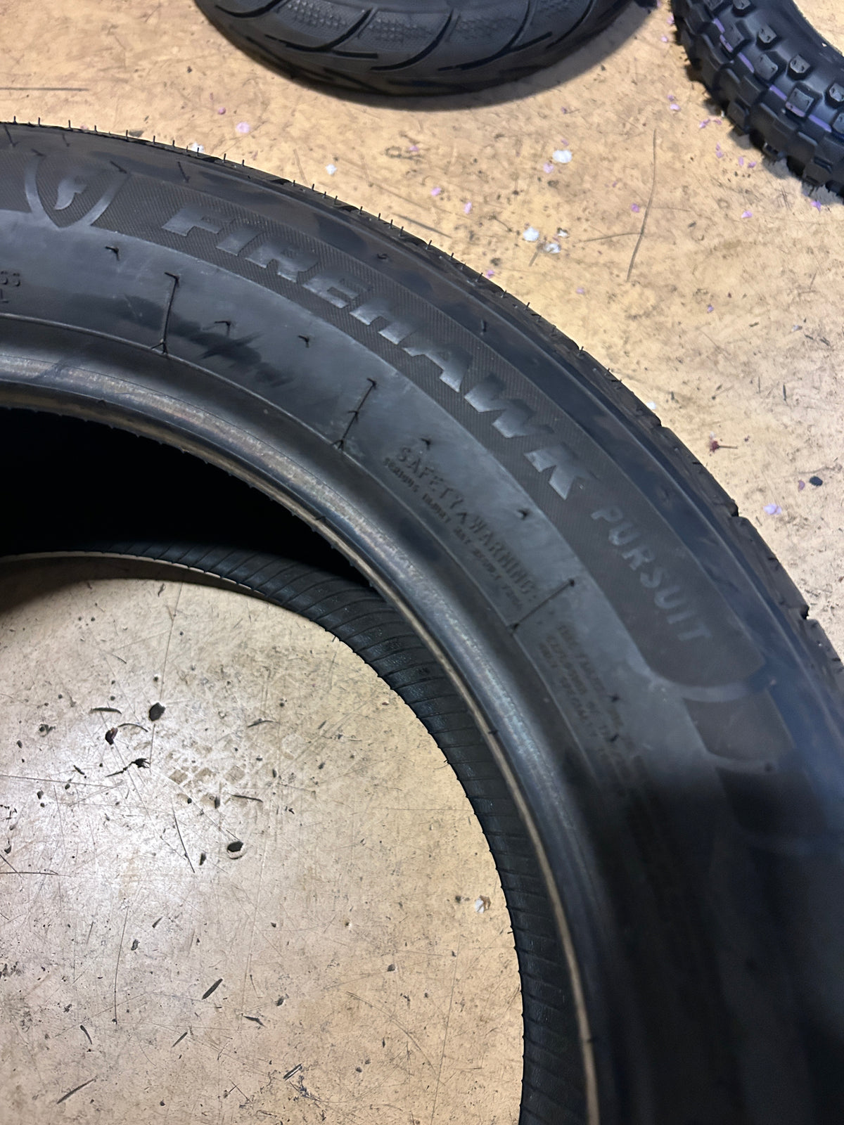 2 NOS FIRESTONE FIREHAWK PURSUIT BSW P 235 50 17 96W ALL SEASON TIRE 011494