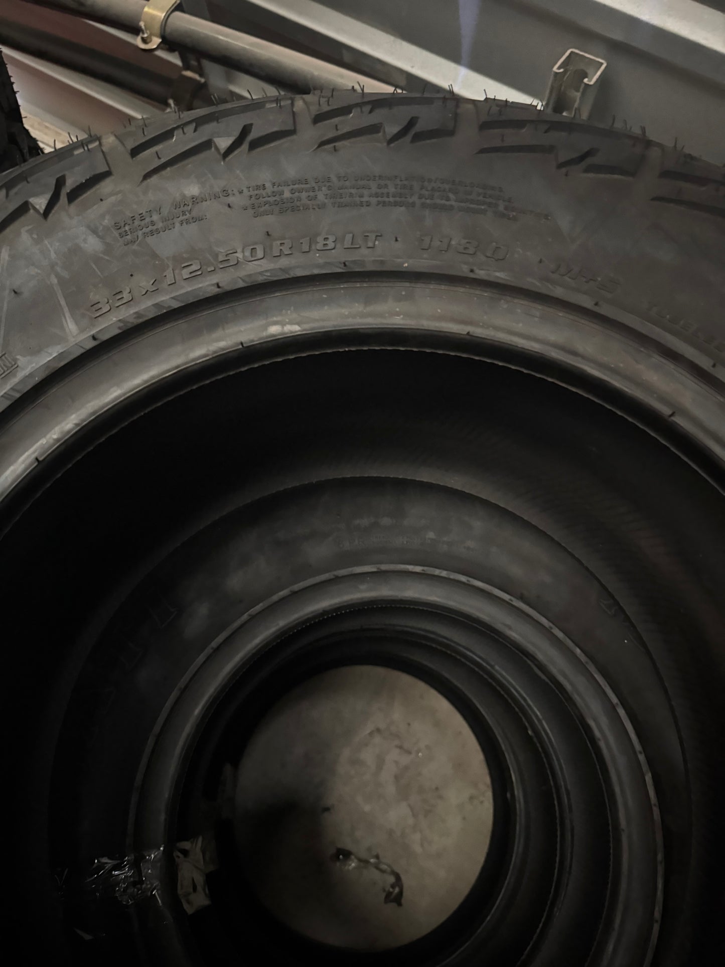 NOS KANATI MUD HOG M/T BSW LT 33 12.5 18 118Q 10PLY MUD TERRAIN TIRE L1833125E252