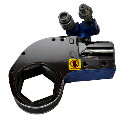 BOLTTECH TORQUE WRENCH TL4 WITH A 2 3/4" SOCKET