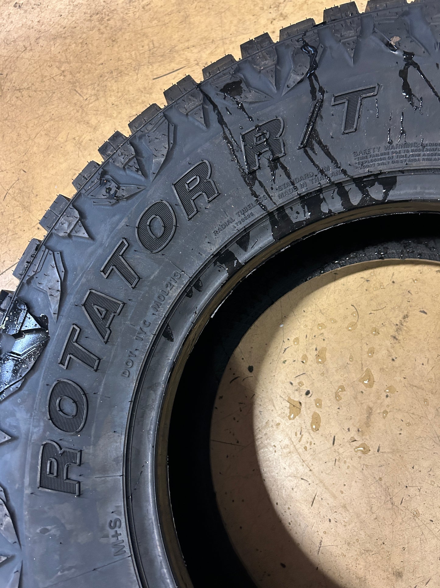 EVOLUXX ROTATOR R/T BSW LT 285 75 17 121/118Q 10PLY RUGGED TIRE 221035259
