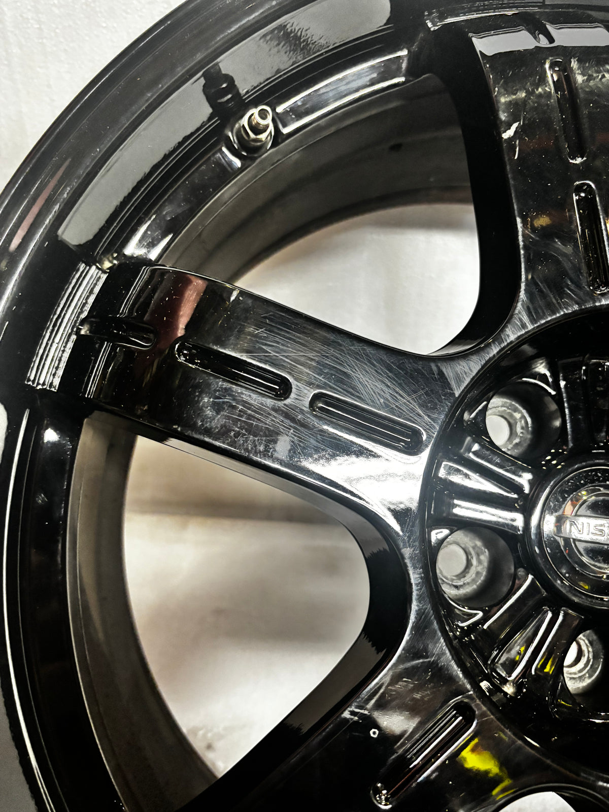 2 USED FRONT REPAINTED NISSAN GTR GT-R R35 20X9.5 ET45 5X4.5