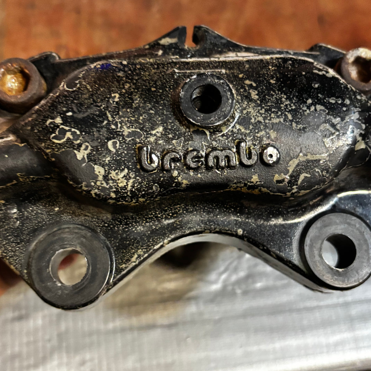 USED GENUINE PORSCHE 944 BREMBO BRAKE CALIPERS 20 4672 00 / 20 4558 00