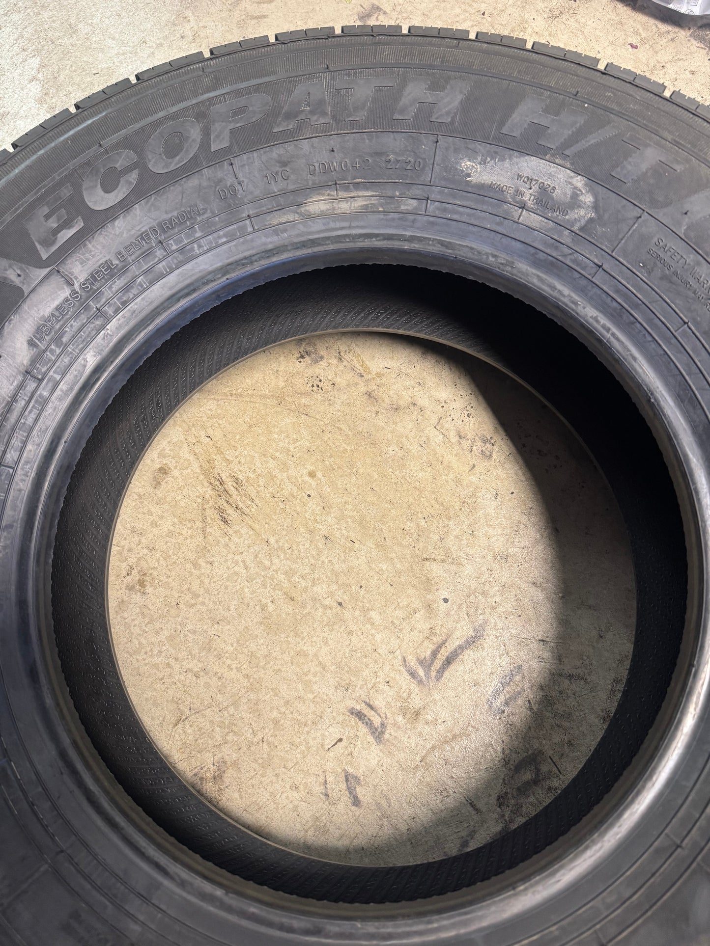 NOS TRAVELSTAR ECOPATH H/T BSW P 255 70 16 111T HIGHWAY TERRAIN TIRE LLSUV004