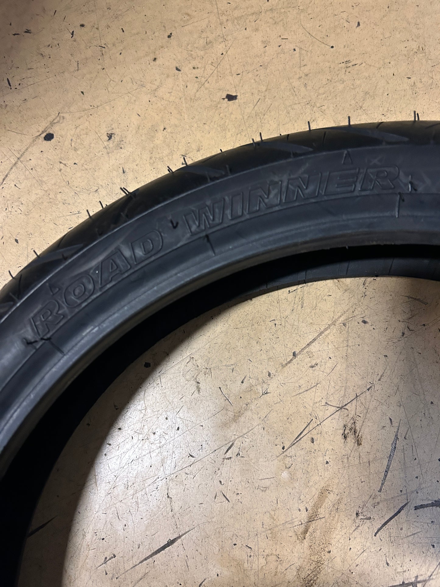 NOS IRC ROAD WINNER RX-01 BSW 110 70 17 54S FRONT MOTORCYCLE TIRE T10285