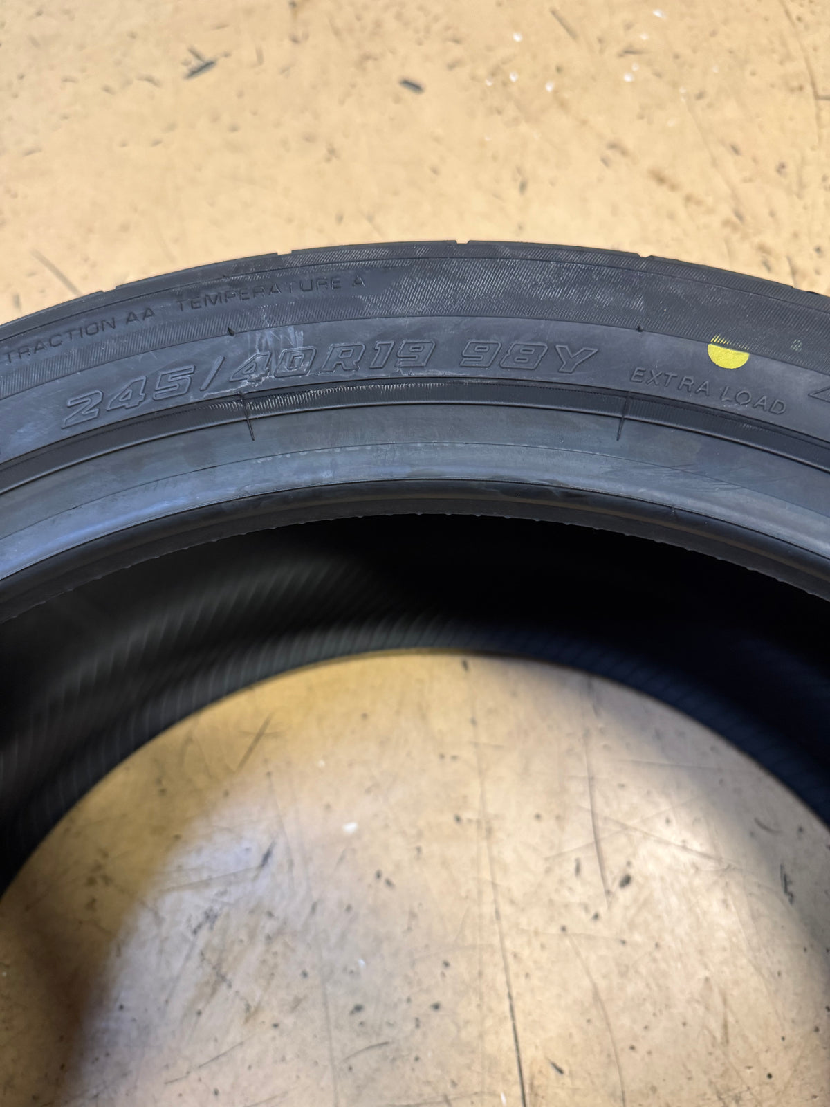 2 NOS YOKOHAMA ADVAN APEX V601 BSW P 245 40 19 98Y XL UHP TIRE 110160122