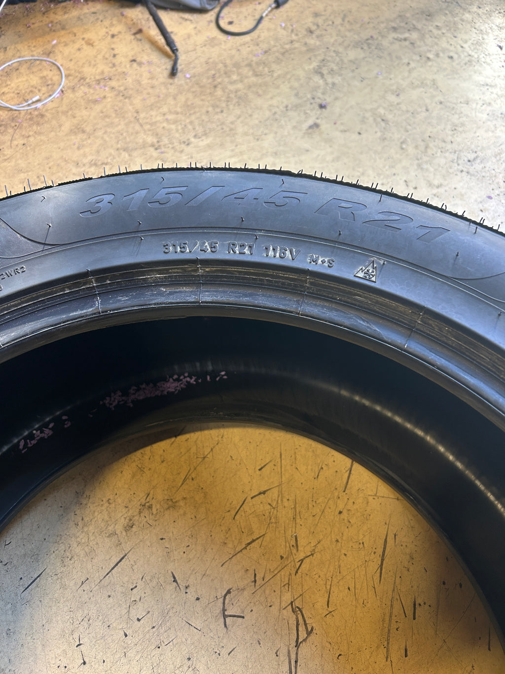 NOS PIRELLI SCORPION WINTER BSW P 315 45 21 116V WINTER TIRE 4107600