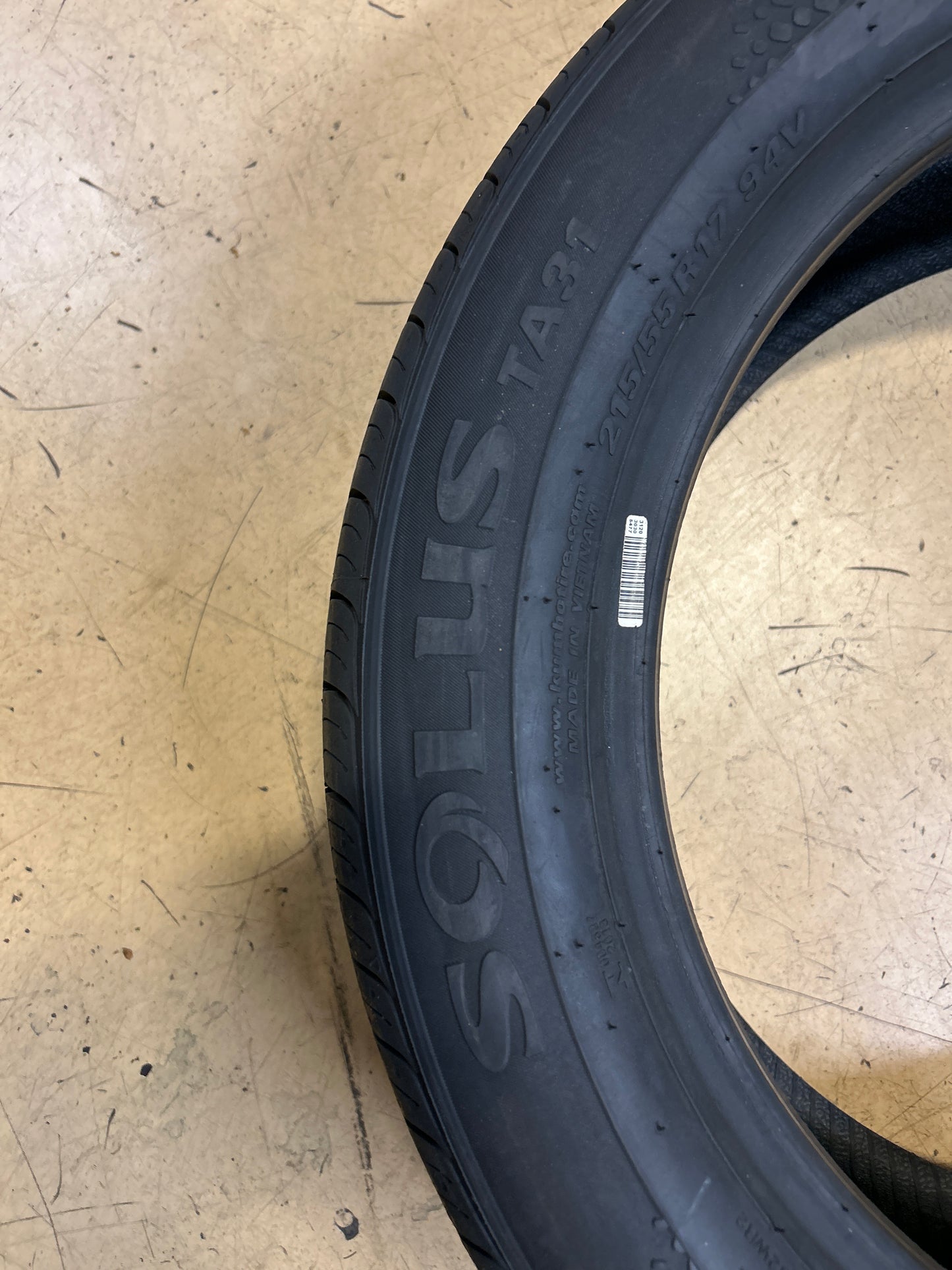 KUMHO SOLUS TA31 BSW P 215 55 17 94V ALL SEASON TIRE 2175593