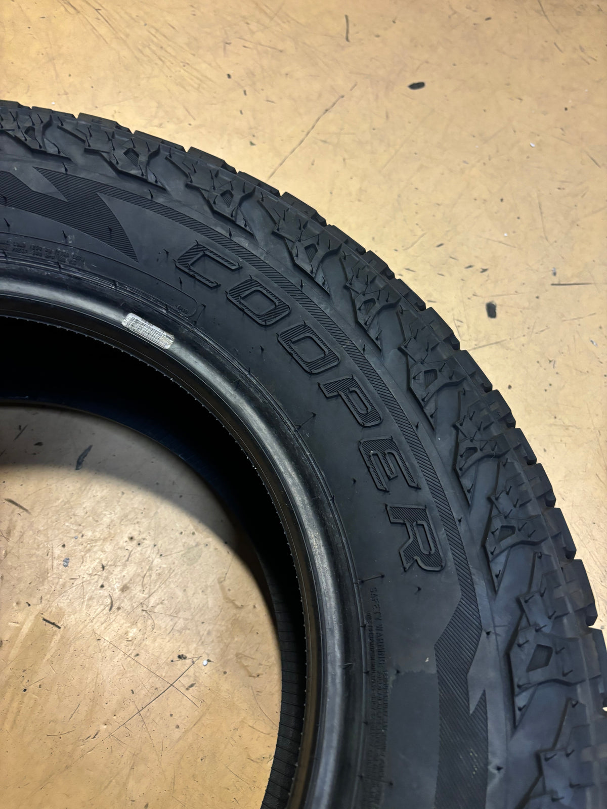 COOPER DISCOVERER ROAD + TRAIL AT P 265 65 17 116H XL HIGHWAY TIRE 171296049