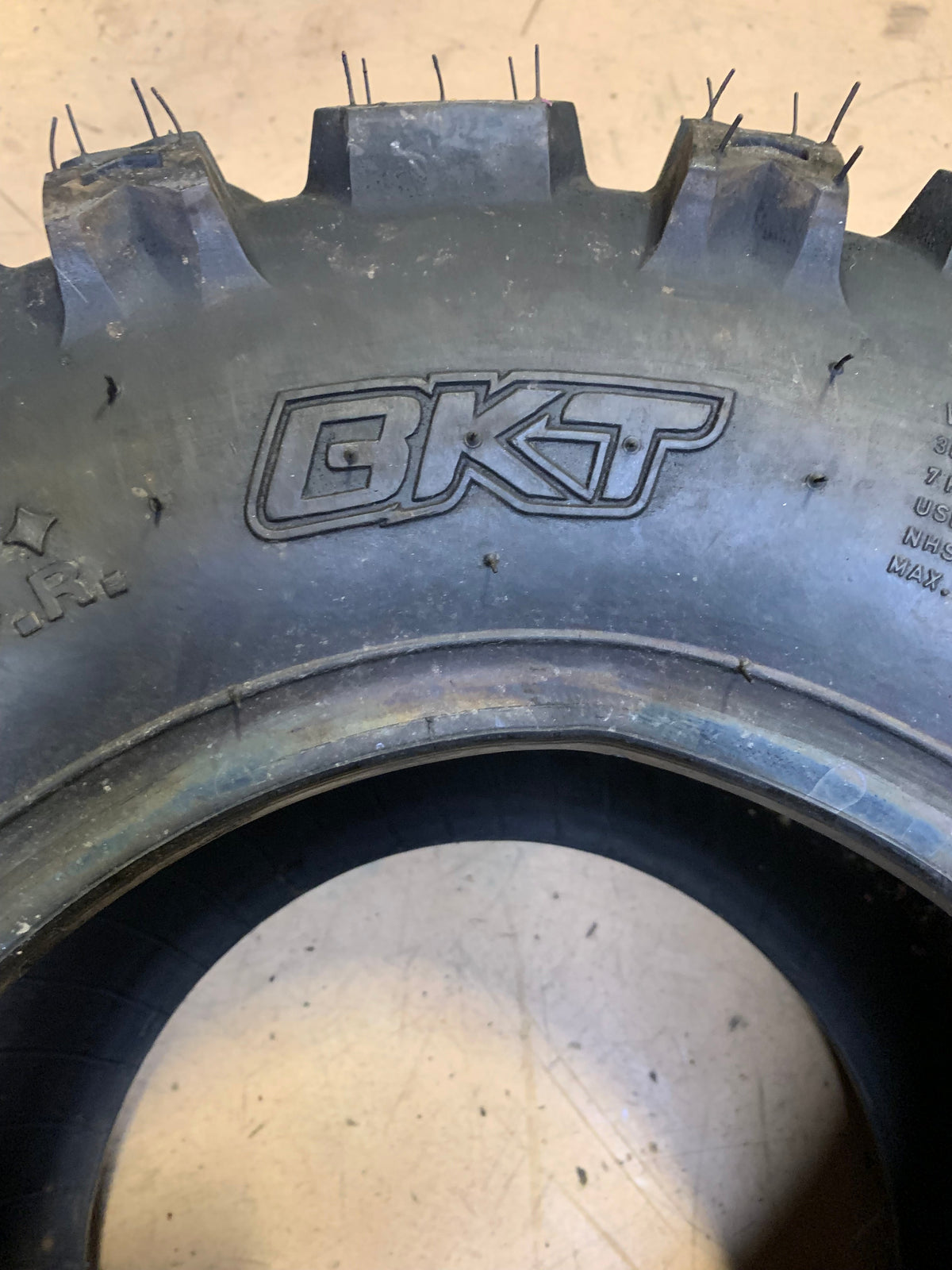 BKT W207 BSW AT 24 10 11 6PLY ATV/UTV TIRE B94001538