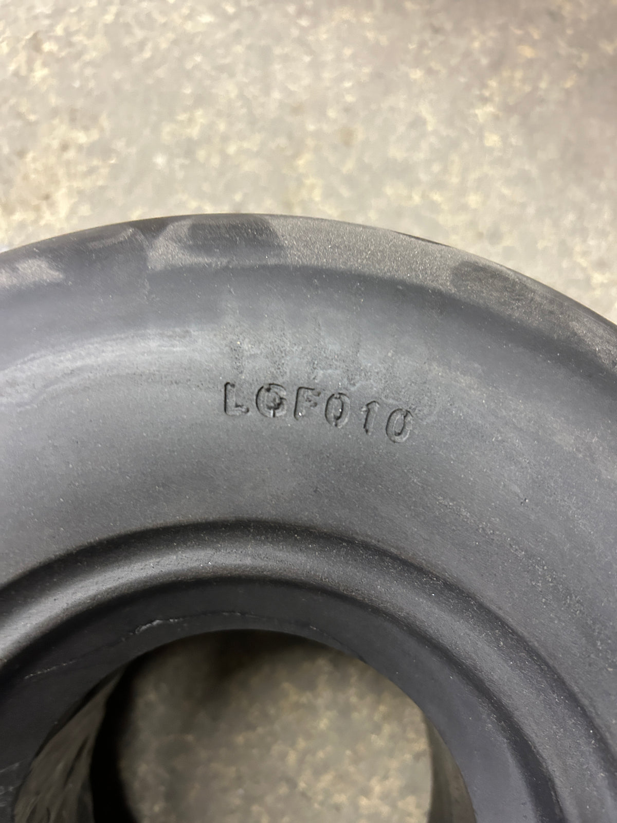 AMERITYRE LGF010 BSW  13 6.5 6 SPLIT RIM AL136506