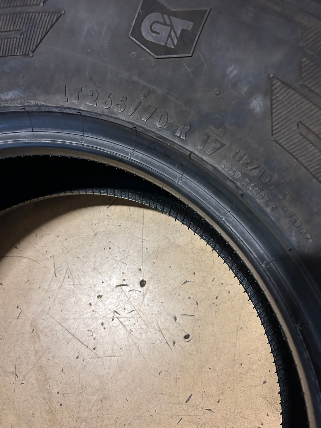 USED 11/32” GENERAL GRABBER APT BSW LT 265 70 17 112/109S 6PLY TIRE 04492410000