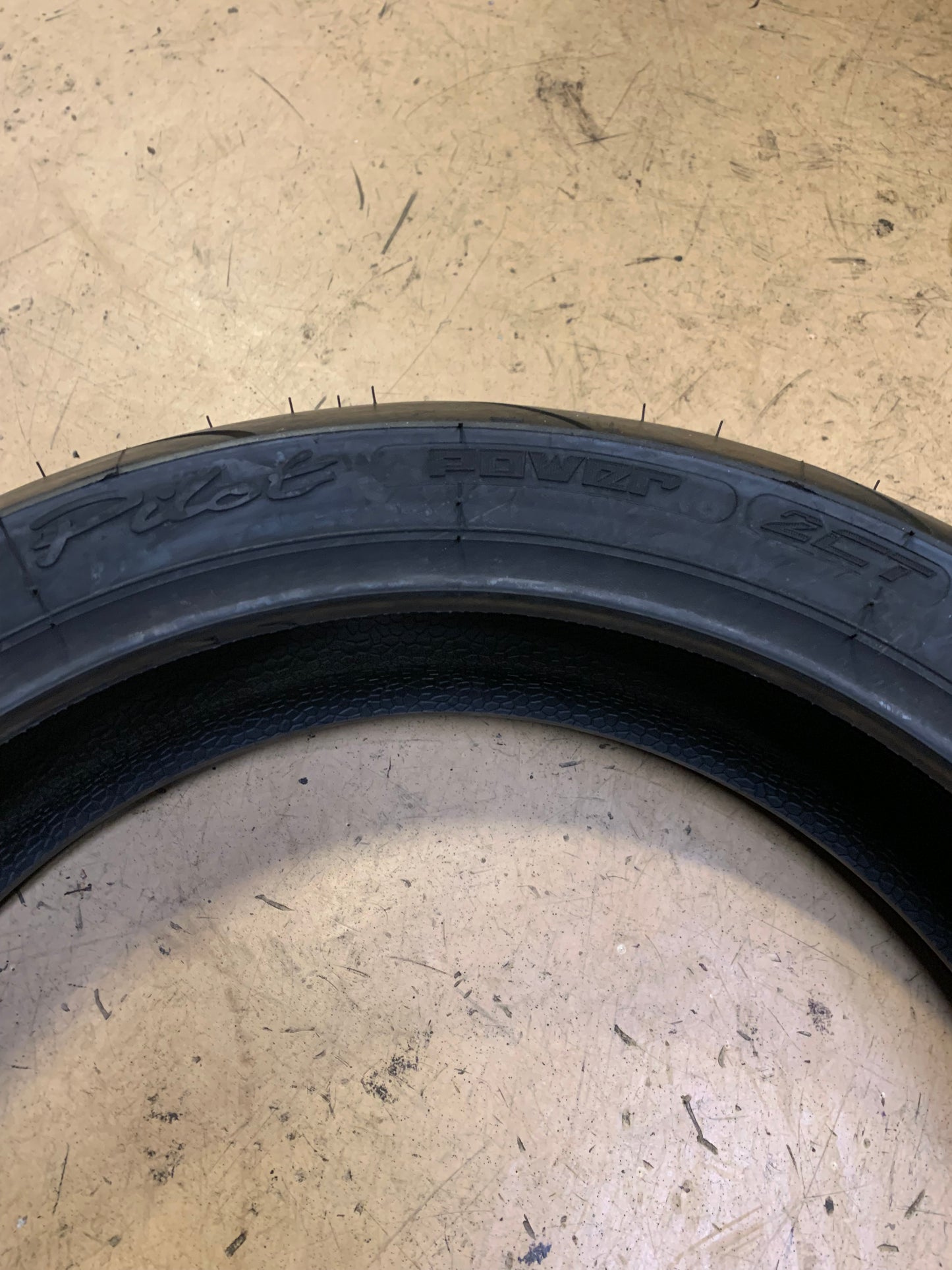 MICHELIN PILOT POWER 2CT BSW 160 60 17 69W REAR MOTORCYCLE TIRE 01981