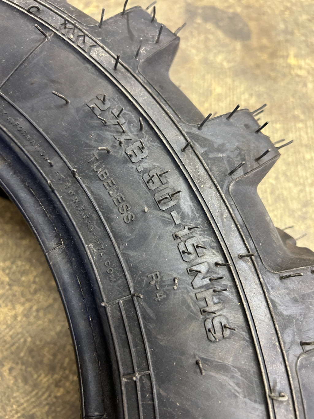 TITAN TRAC LOADER II BSW  27 8.5 15 6PLY INDUSTRIAL TIRE TL26C6