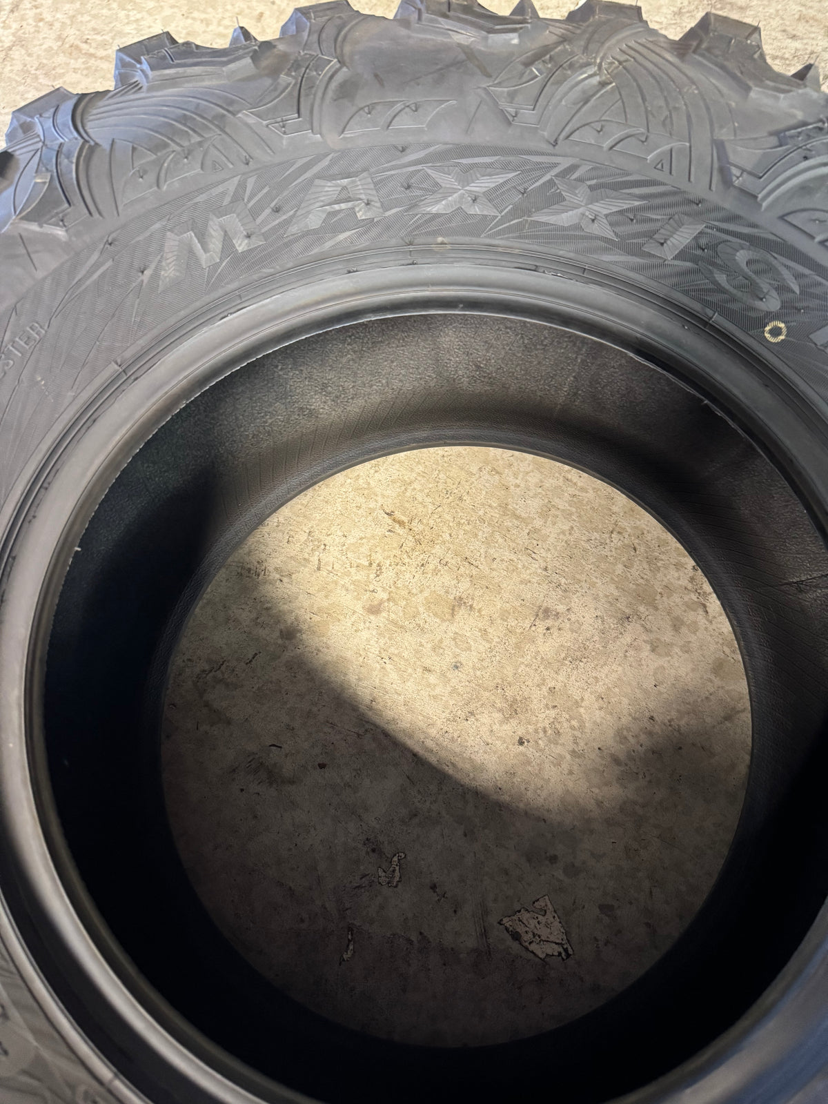 MAXXIS ML1 CARNIVORE  BSW AT 33 10 15 8PLY ATV/UTV TIRE TM00306300